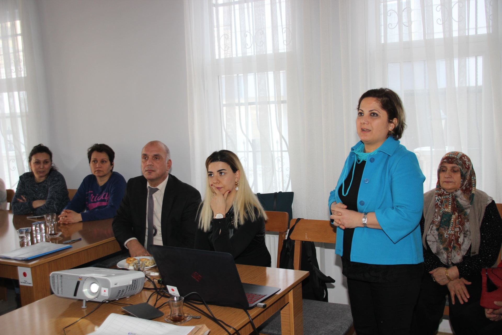 Seminerdeyiz ...